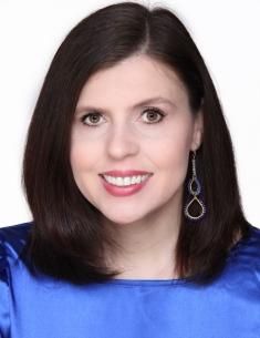 Laurel Shaler Headshot April 2021 Blue 2